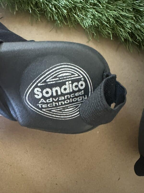 Sondico Shin pads - Image 2