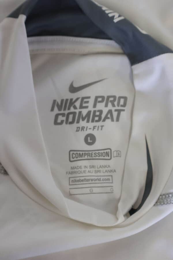 Pair of Men's Nike Long-Sleeved Underlayers - Image 3