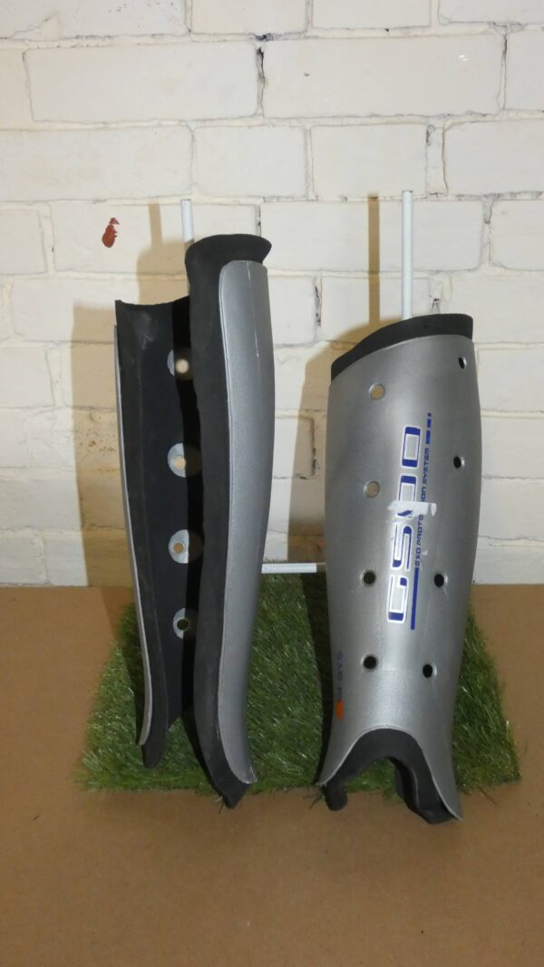 Grays G500 Hockey Shin Pads - Image 2