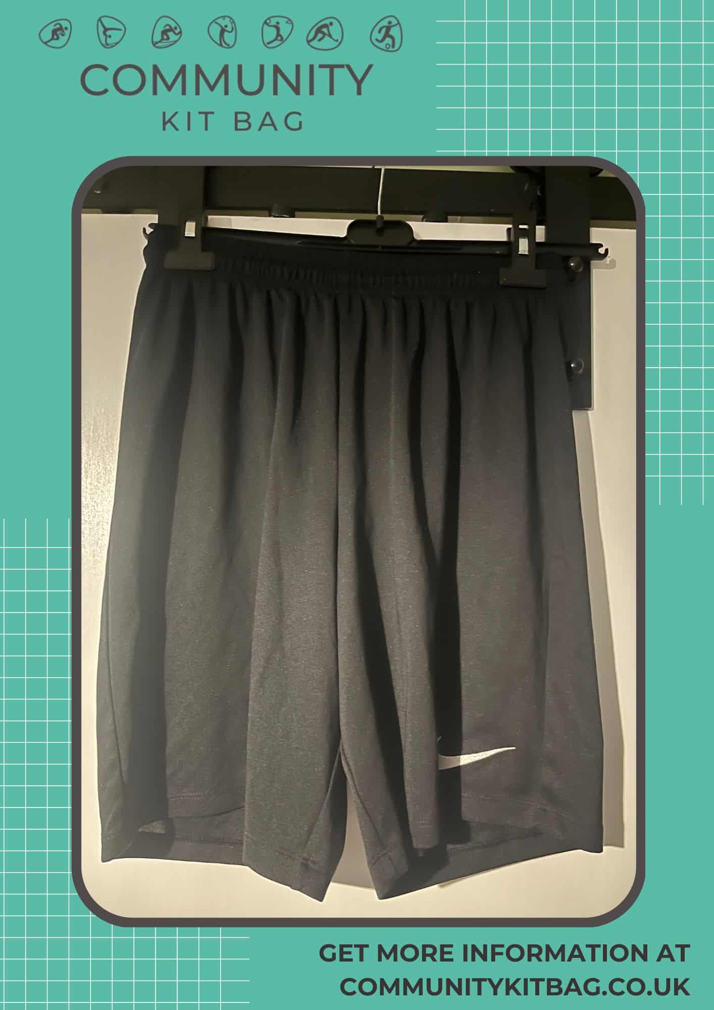 Various makes Black shorts – Large