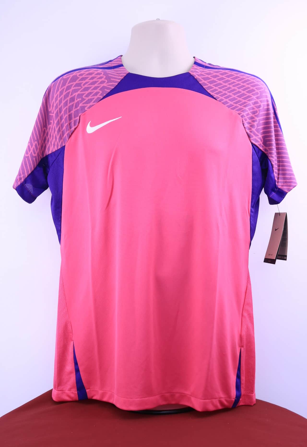 Men’s Nike Slim Fit T-Shirt/Football Top