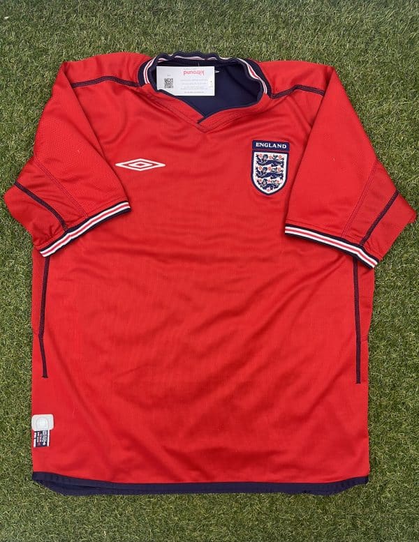 Umbro Reversable England Football Shirt (size M-L) - Image 3