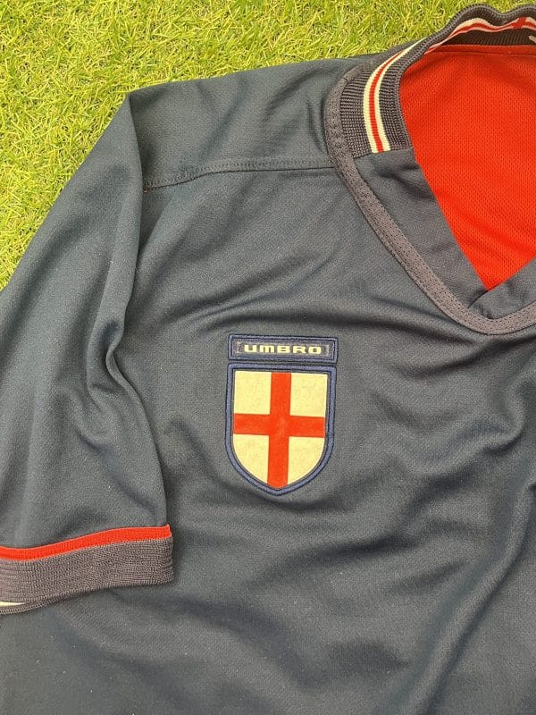 Umbro Reversable England Football Shirt (size M-L) - Image 2