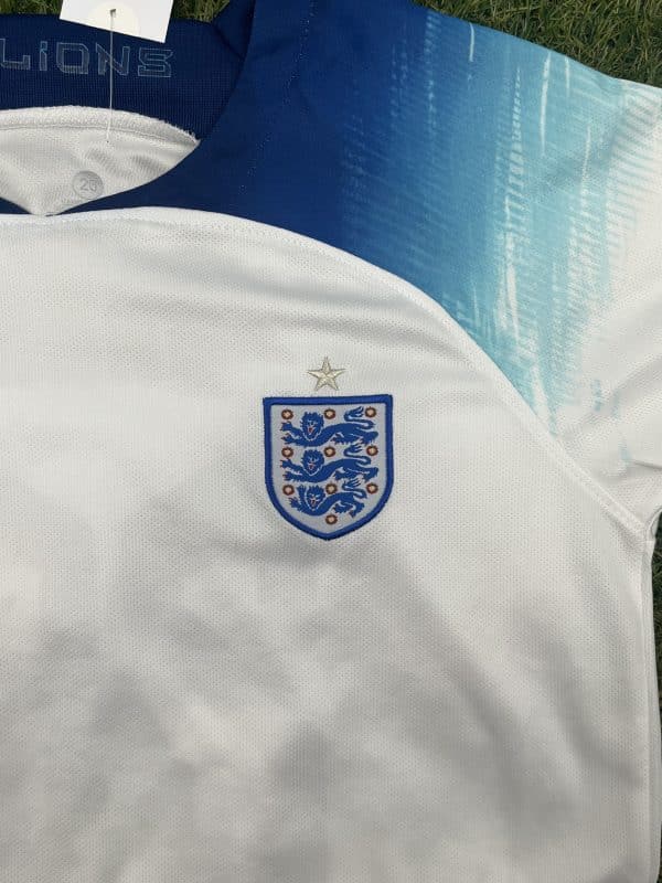 Kids England Football Shirt (Sake No.25)(Eu size 26) - Image 3