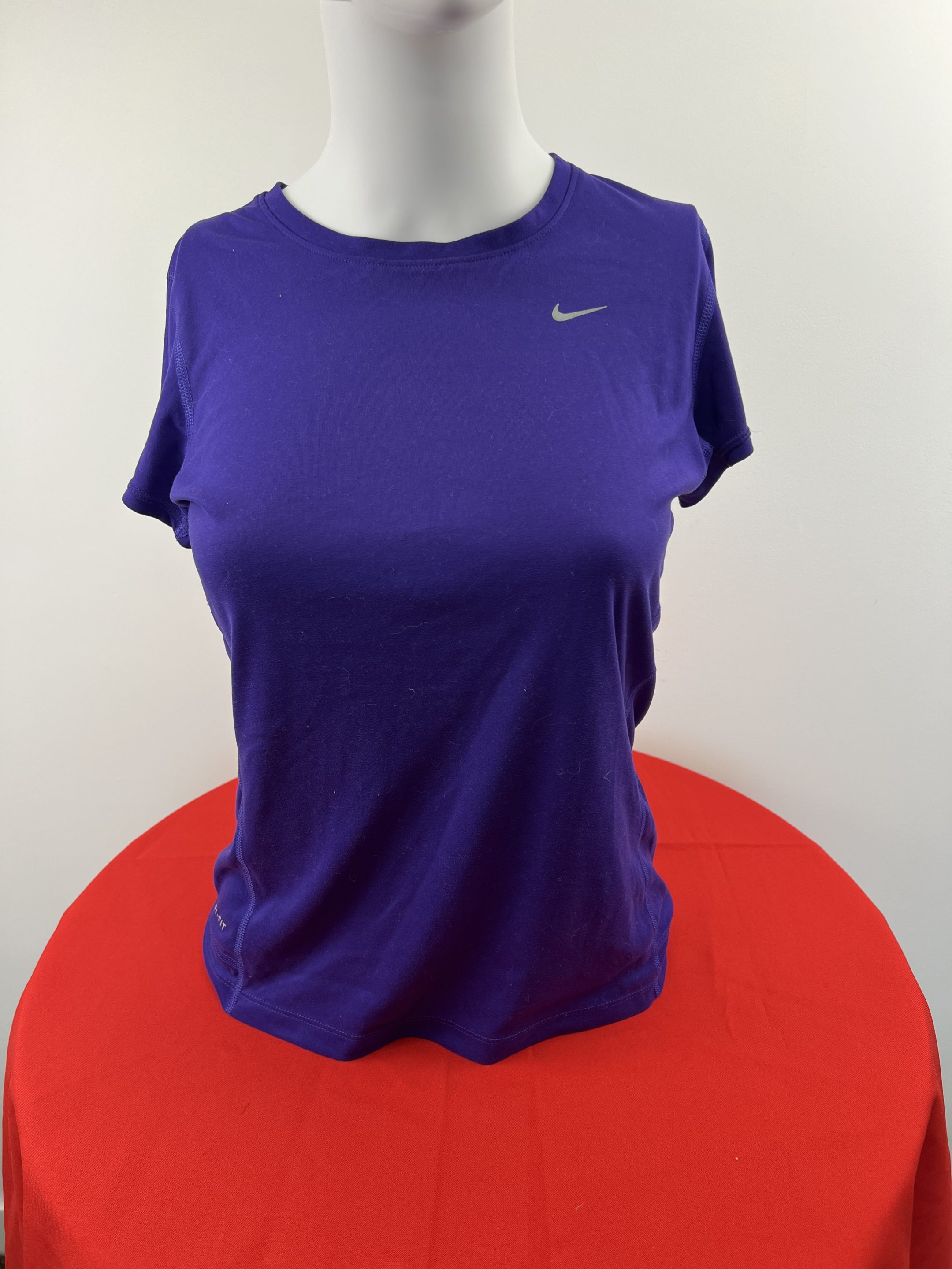 Nike Women's Purple T-Shirt kitround